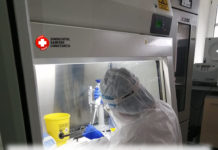 Testarea periodică a întregului personal medical trebuie să fie acum o prioritate de maximă urgență